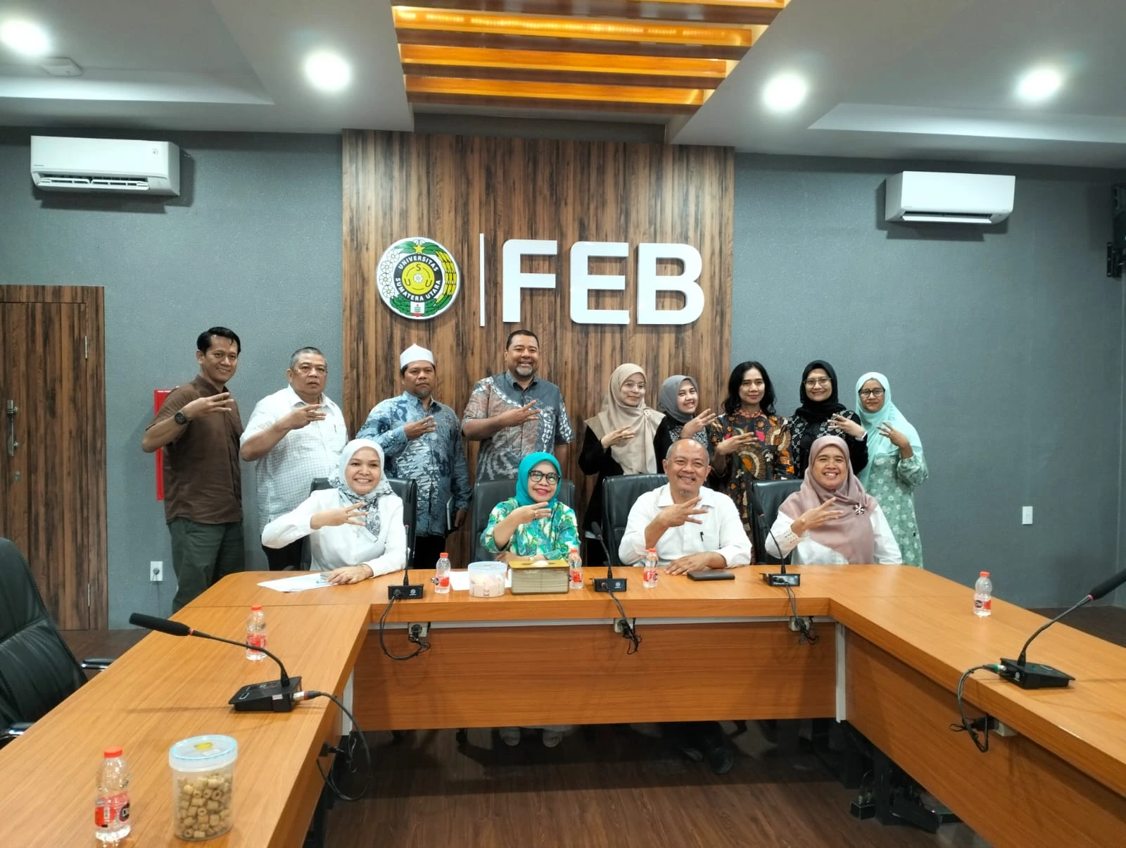 Pimpinan dan Ketua Program Studi FEB USU Ikuti Sosialisasi SDGs dan Rekognisi Program Pembelajaran di Luar Program Studi